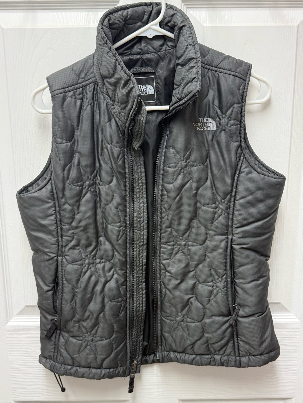 The North Face Women's Quilted Charcoal Gray Insulated Vest